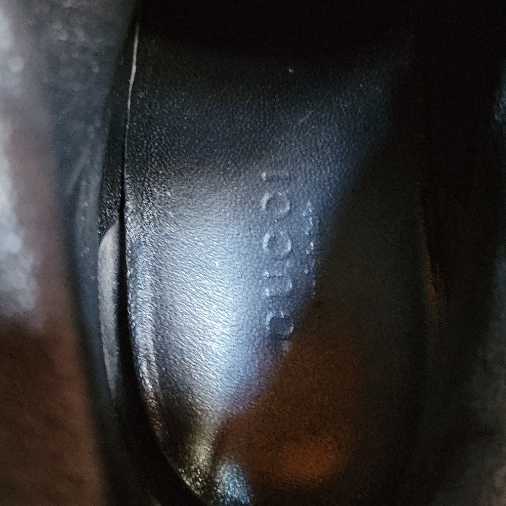 Gucci Black Heeled Boots with Gold Accent - Picture 6 of 8